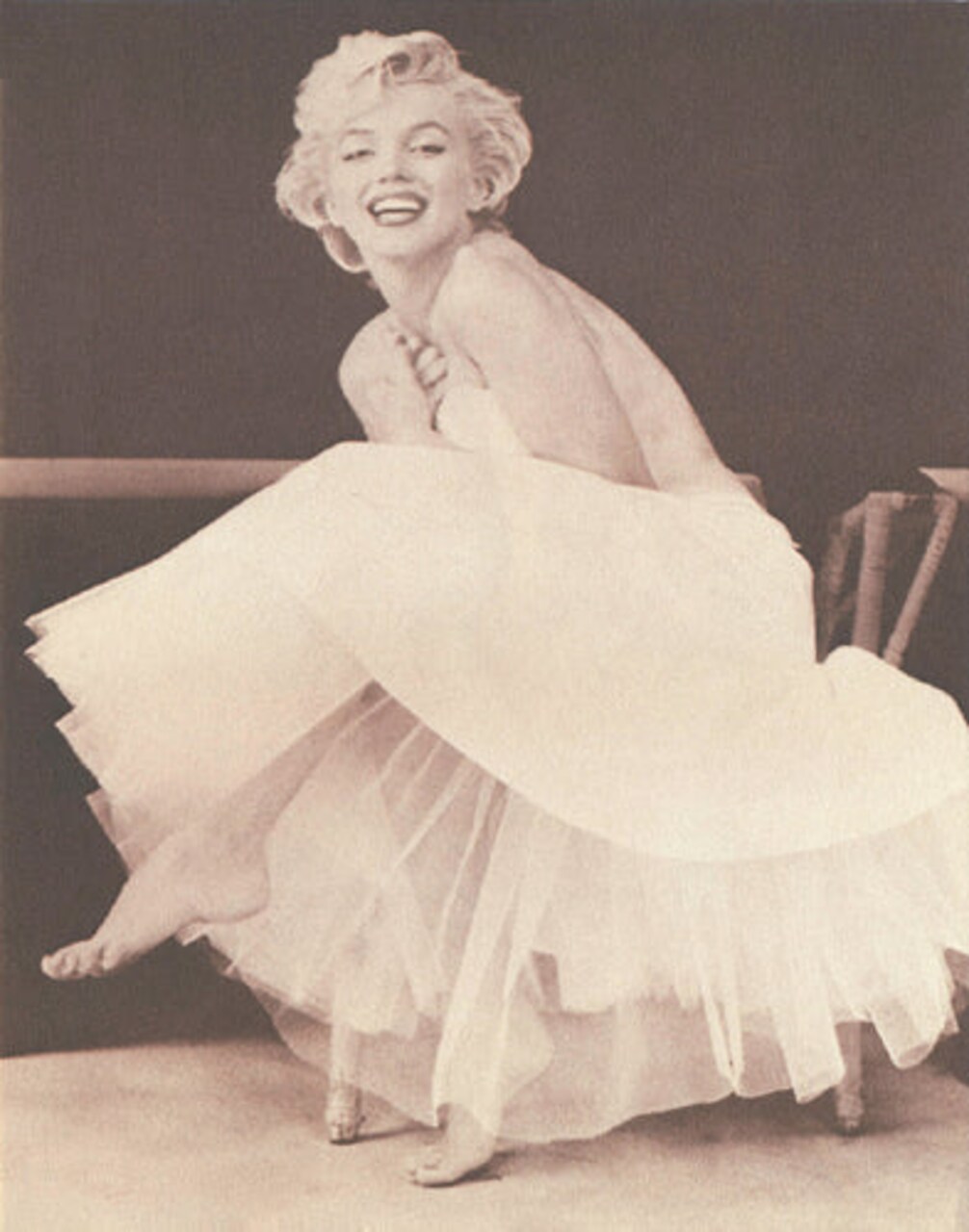 Framed Art Marilyn Monroe: Ballerina by Milton H. Greene 14 x 11 inch